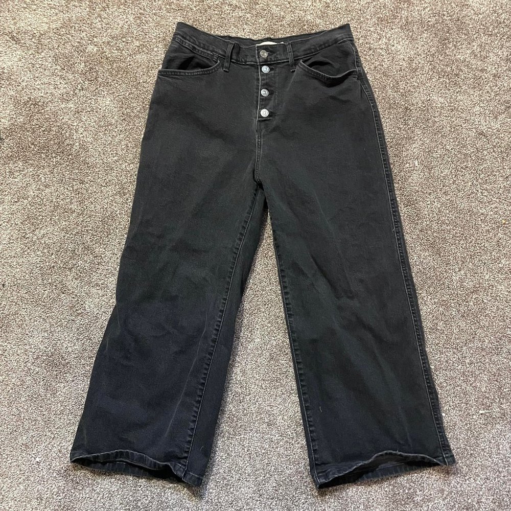Black Levi's Wide Leg Crop